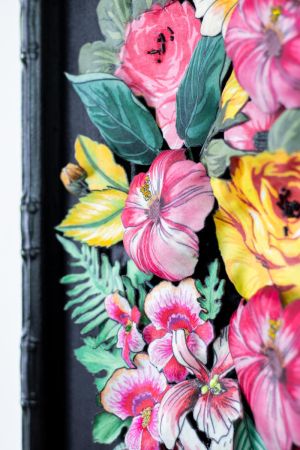 Shaped, self-supporting textile elements in Nostalgic wall decor